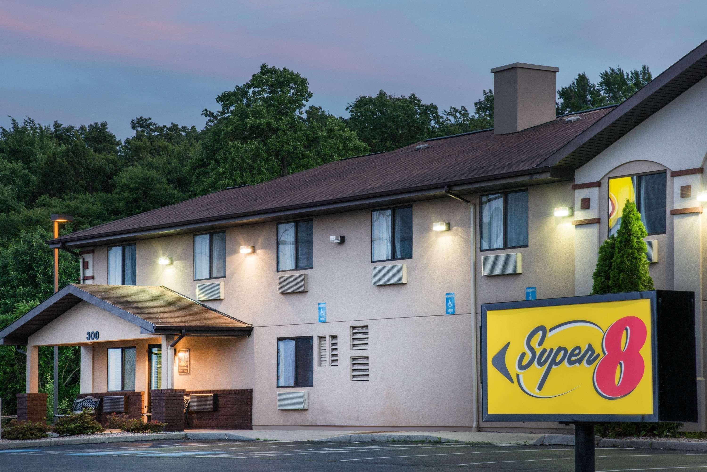 Super 8 By Wyndham Thurmont Екстериор снимка